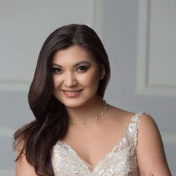 艾古爾．阿克梅辛娜 - 卡門演員 飾演Mercédès