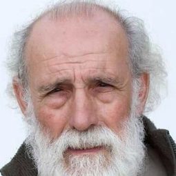 Carlos Álvarez-Nóvoa 飾演 Albert