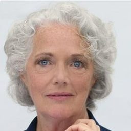 Louise Jameson 飾演 Patricia Haggard