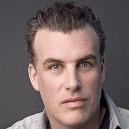 Craig Walker 飾演 Detective Lambert