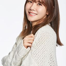 李妍度 飾演 Min Soo-kyung