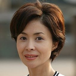 琴寶羅 飾演 Joong-pil's Mother