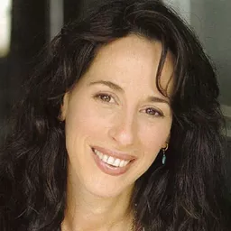 Maggie Wheeler 飾演 Marva Kulp, Jr.