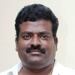 Arul Dass 飾演 Evita's husband