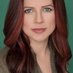 Meredith Henderson - 越空行者演員 飾演Fiona