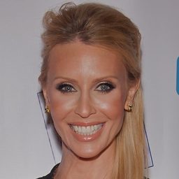 Rochelle Vallese 飾演 Franci