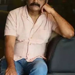 詹姆士·伊萊亞 - Kasargold演員 飾演Manuel