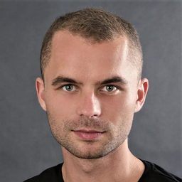 Geoffrey Couët 飾演 Xavier