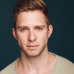 Corey Mach 飾演 Tyler