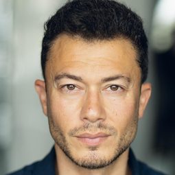 Arkie Reece - 異星戰場：強卡特戰記演員 飾演Stayman #1 / Helm