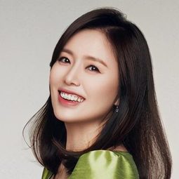 夏希羅 飾演 So-ra