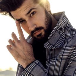 Dhairya Karwa 飾演 Ravi Shastri