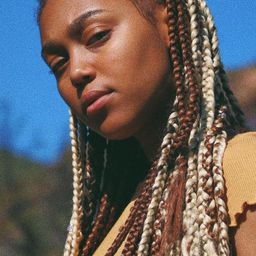 Mychala Lee 飾演 Emily