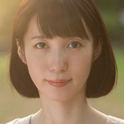 Kazumi 飾演 Shiori Sawada