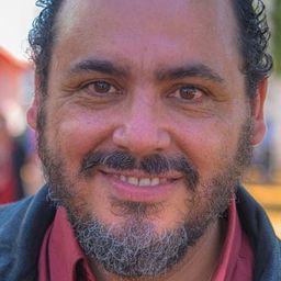 瓦昆·努涅茲 飾演 Comisario