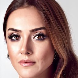 迪爾莎德·希姆謝克 - 樂透度假瘋演員 飾演Ayşegül