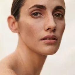 Xamira Zuloaga 飾演 Lucile