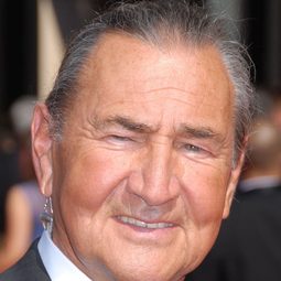 歐格斯·薛蘭柏格 飾演 Det. Frank Britten