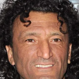 艾菲·班·巴德拉 飾演 Genarro Rizzo