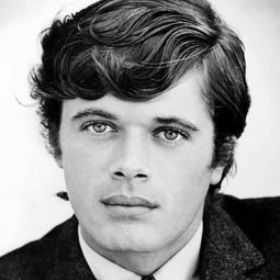 麥可·薩拉津 飾演 Remy