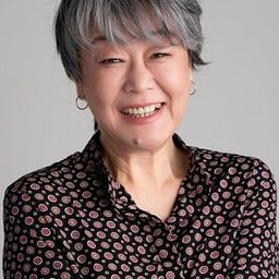 阿知波悟美 飾演 Beautician