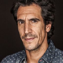 Rodrigo Poisón - 超級英雄謀殺案演員 飾演Geo Captain