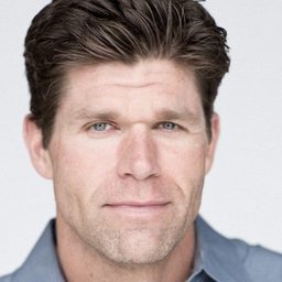 Corey Maher 飾演 Doctor