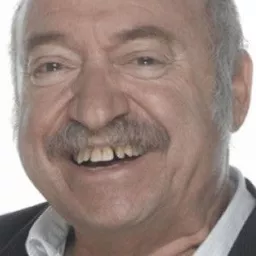 Ricky Gianco 飾演 Barman