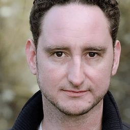 Balázs Koós - 充分揭露演員 飾演Pizza Delivery Boy