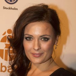 蘇珊·托爾松 - 瓊森幫：完美盜竊演員 飾演Rocky