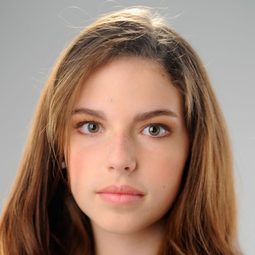 Perla Haney-Jardine - 時代教主：喬布斯演員 飾演Lisa Brennan (19)