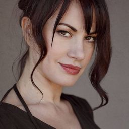 Crisula Stafida 飾演 Nikita