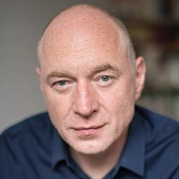 Rainer Sellien 飾演 Klaus Herold