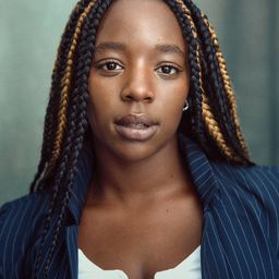 柯琳娜·布朗 飾演 Nashauna