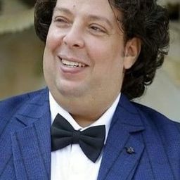 Ahmed Saad (Mesho) 飾演 حسن