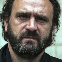 洛朗·裴南迪茲 飾演 Thibault