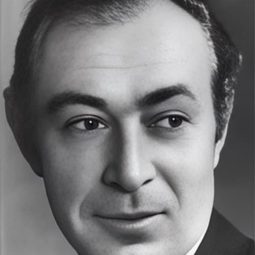 Nikolay Grinko 飾演 Professor