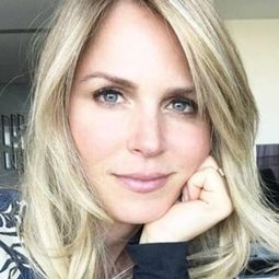 Susana Werner 飾演 Senhorita Agá