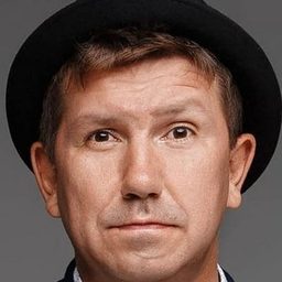 Sergey Kristovskiy - Ivan Vasilyevich Changes Everything演員 飾演певец