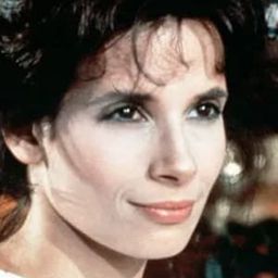 Theresa Saldana 飾演 Rhonda