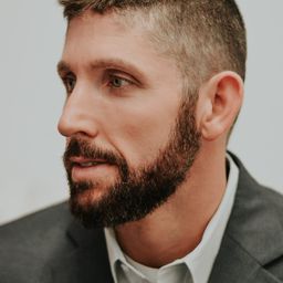 Buddy Watkins - 決戰 38 度線演員 飾演Plane Captain