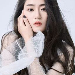 Liang Songqing 飾演 Tan Shi Shi