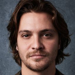 路克·葛萊姆斯 飾演 Michael Silverman