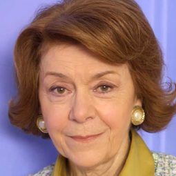 Annick Alane 飾演 Mlle Maroge