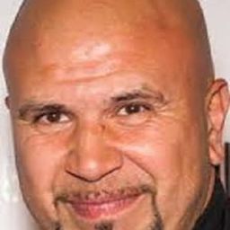 Michel Qissi 飾演 Davey O'Brien