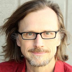 Tom Beyer 飾演 Lenny