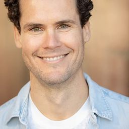 David Neher 飾演 Terry Futterman