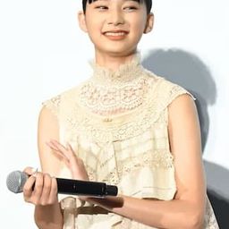 山﨑七海 - 海辺へ行く道演員 飾演Honoka Hirai