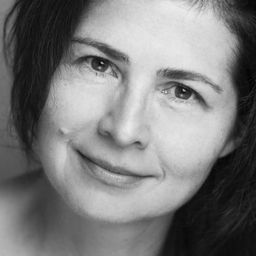 Ildikó Tóth 飾演 Tapolyai Emöke