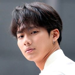 吳念軒 飾演 Yifan